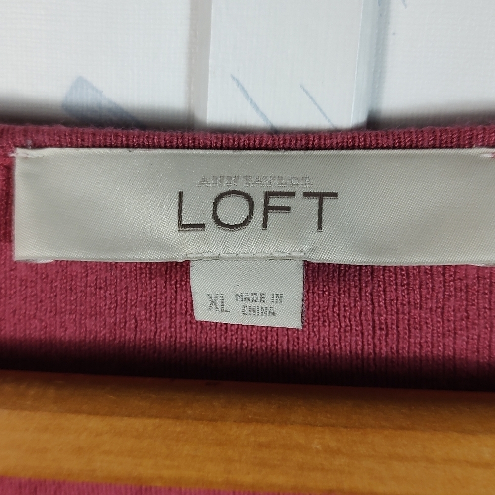 Ann Taylor LOFT Mauve Red Long Sleeve Sweater V-neck XL - Picture 5 of 10
